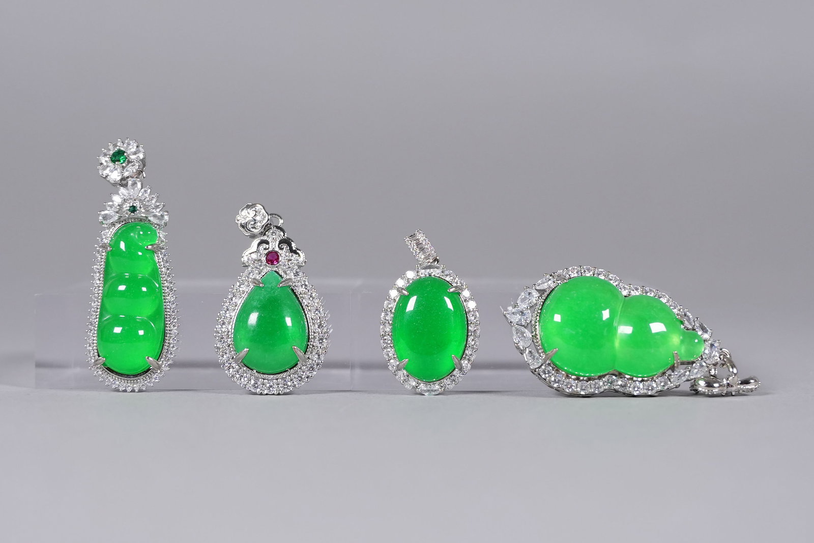 Lots Chinese apple green jewelry: Lots Chinese apple green jewelry.