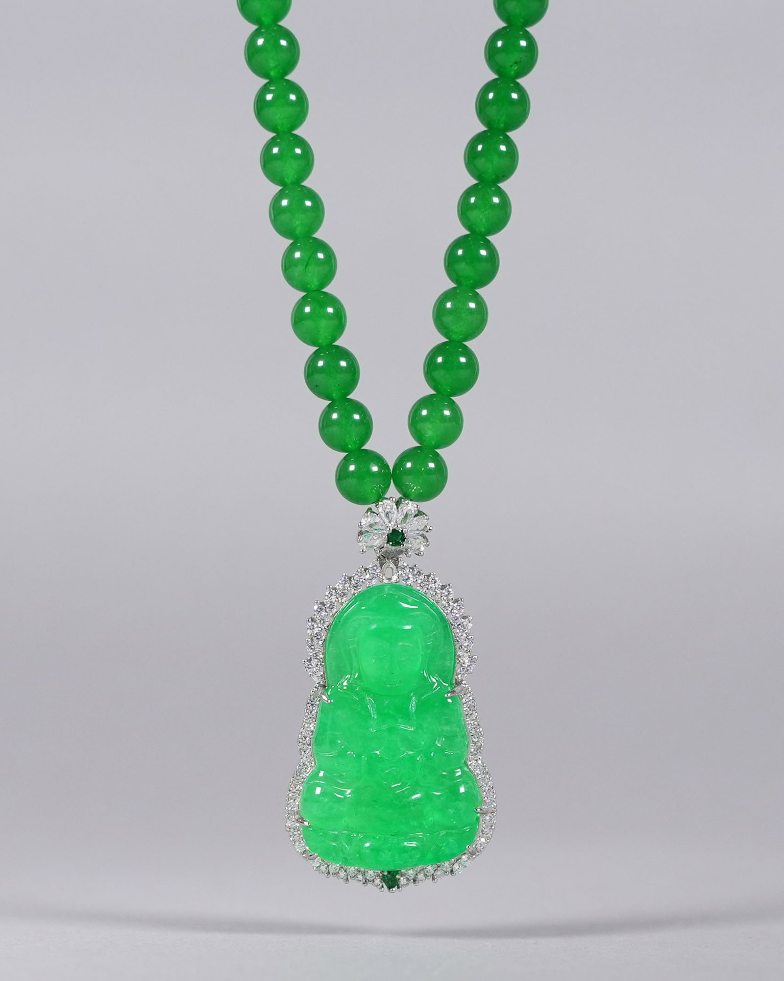 Chinese apple green fine pendant: Chinese apple green fine pendant.