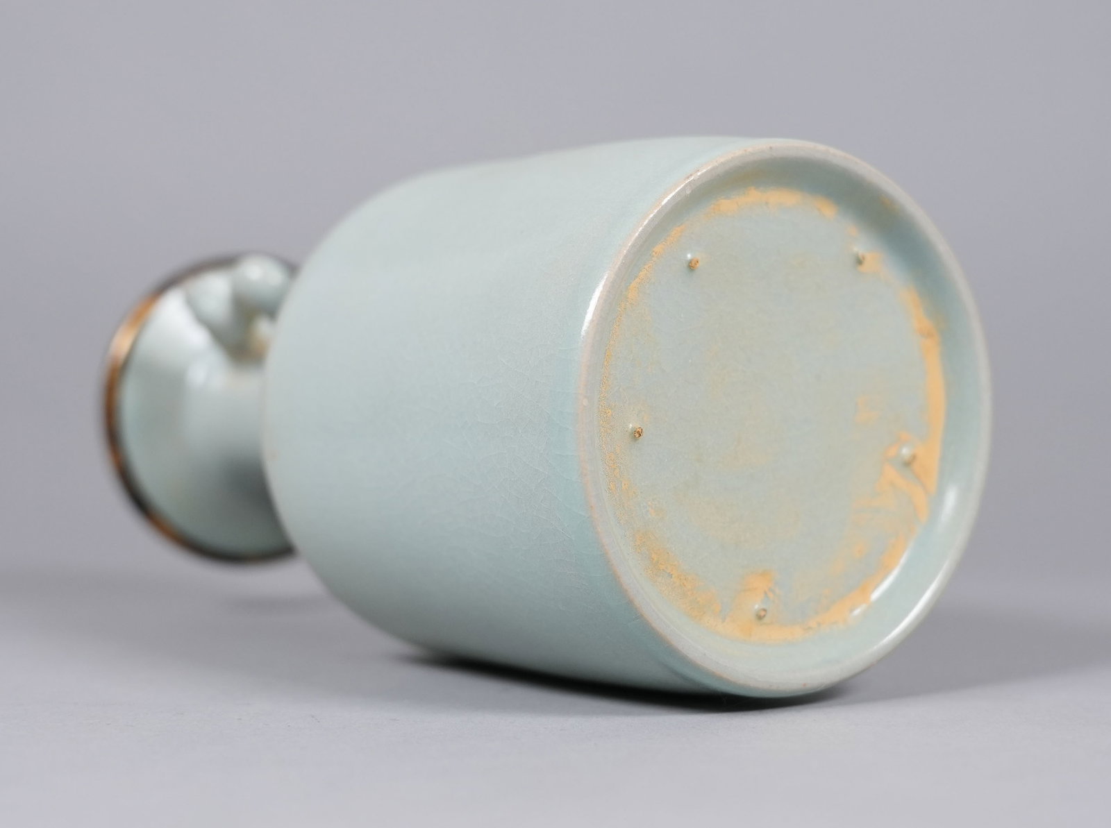 Chinese handled vase with silk box - 4
