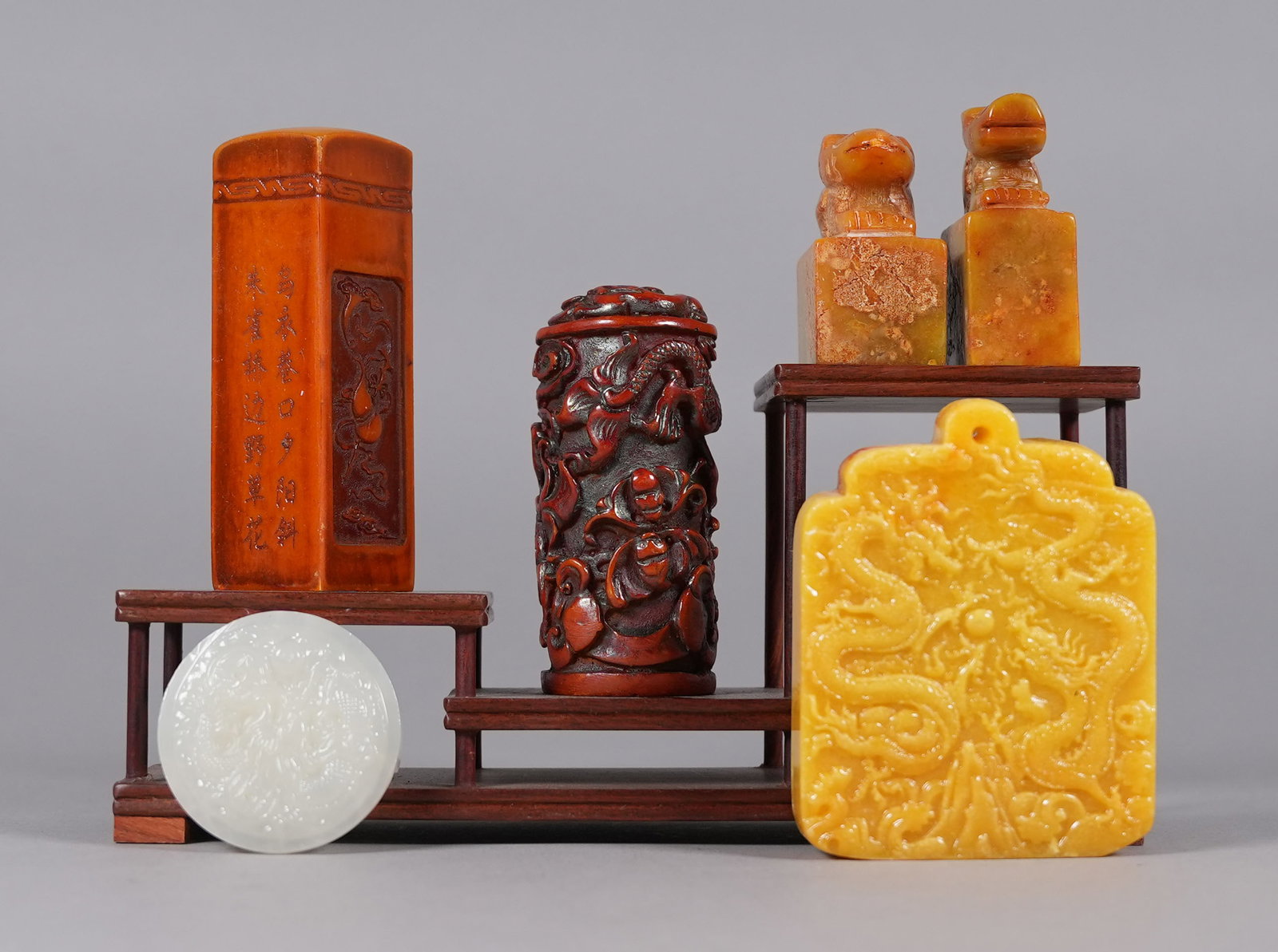 Lots Chinese carved items (1 of 7)