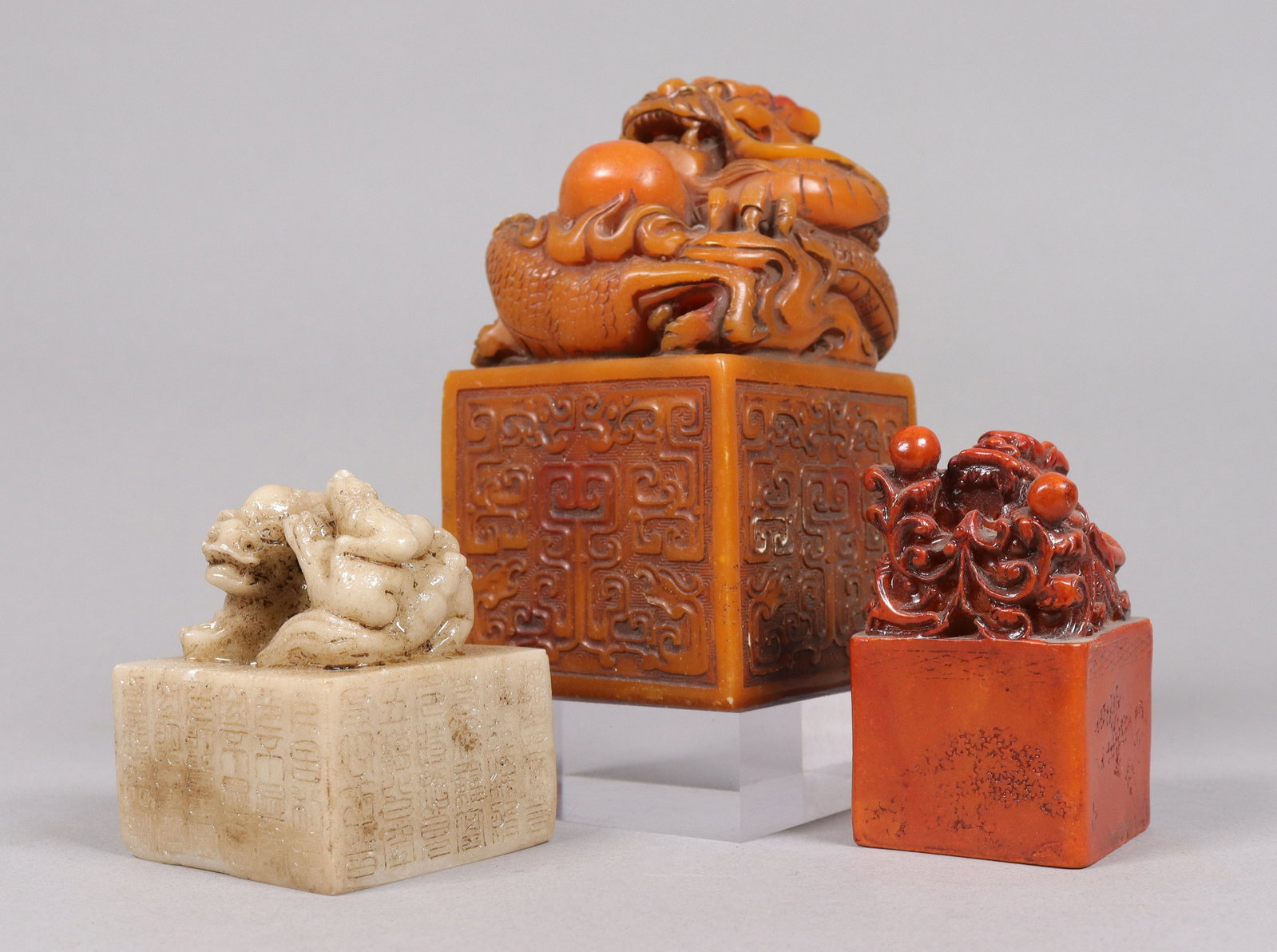 Lots Chinese carved seal: Lots Chinese carved seal, largest H: 5.25" x W: 3."