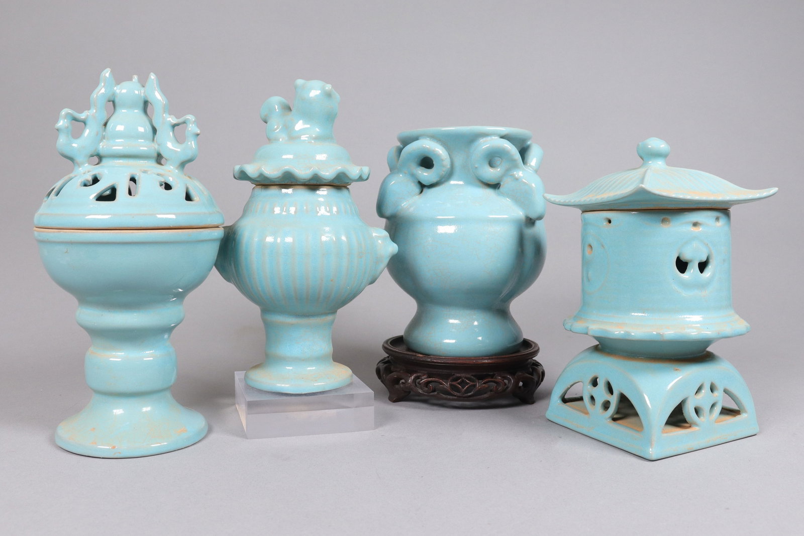 4 Chinese celadon vase (1 of 6)