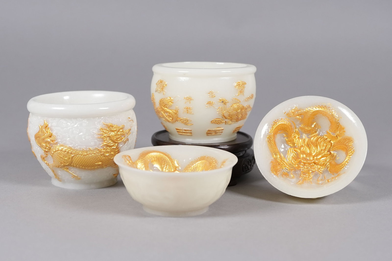 Lots Chinese carved items (1 of 7)