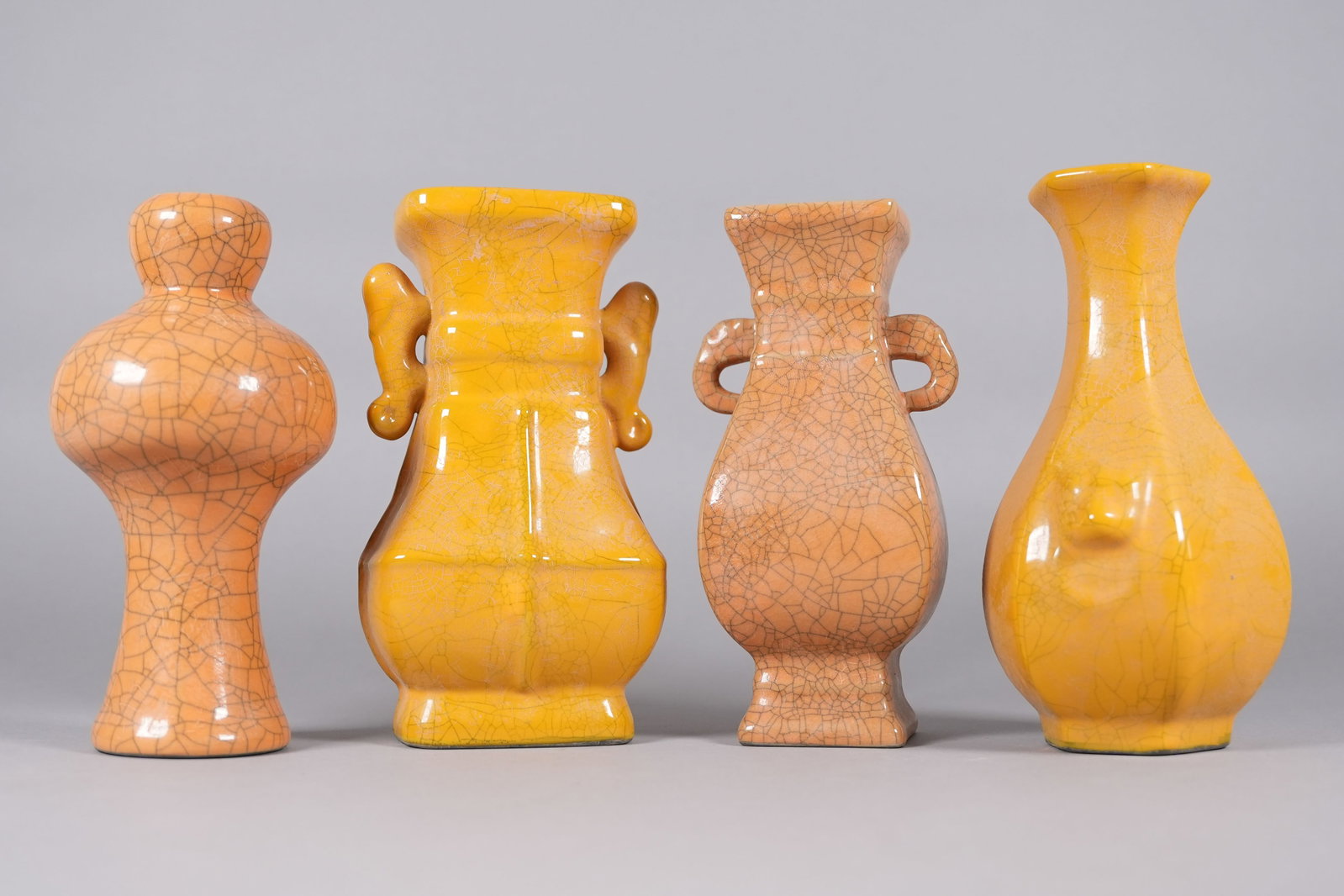 4 Chinese fine vase: 4 Chinese fine vase, largest H: 9.1" x W: 5."