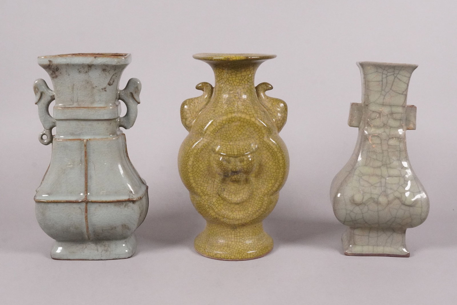 3 Chinese fine vase: 3 Chinese fine vase, largest H: 8.8" x W: 5."