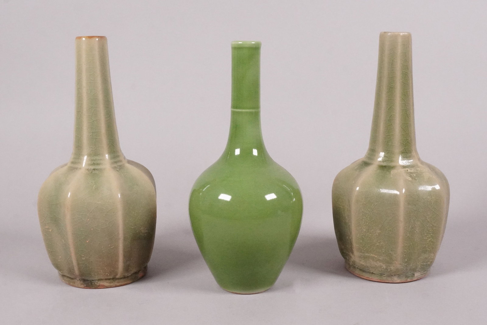 3 Chinese fine vase: 3 Chinese fine vase, largest H: 8.2" x W: 4.2."