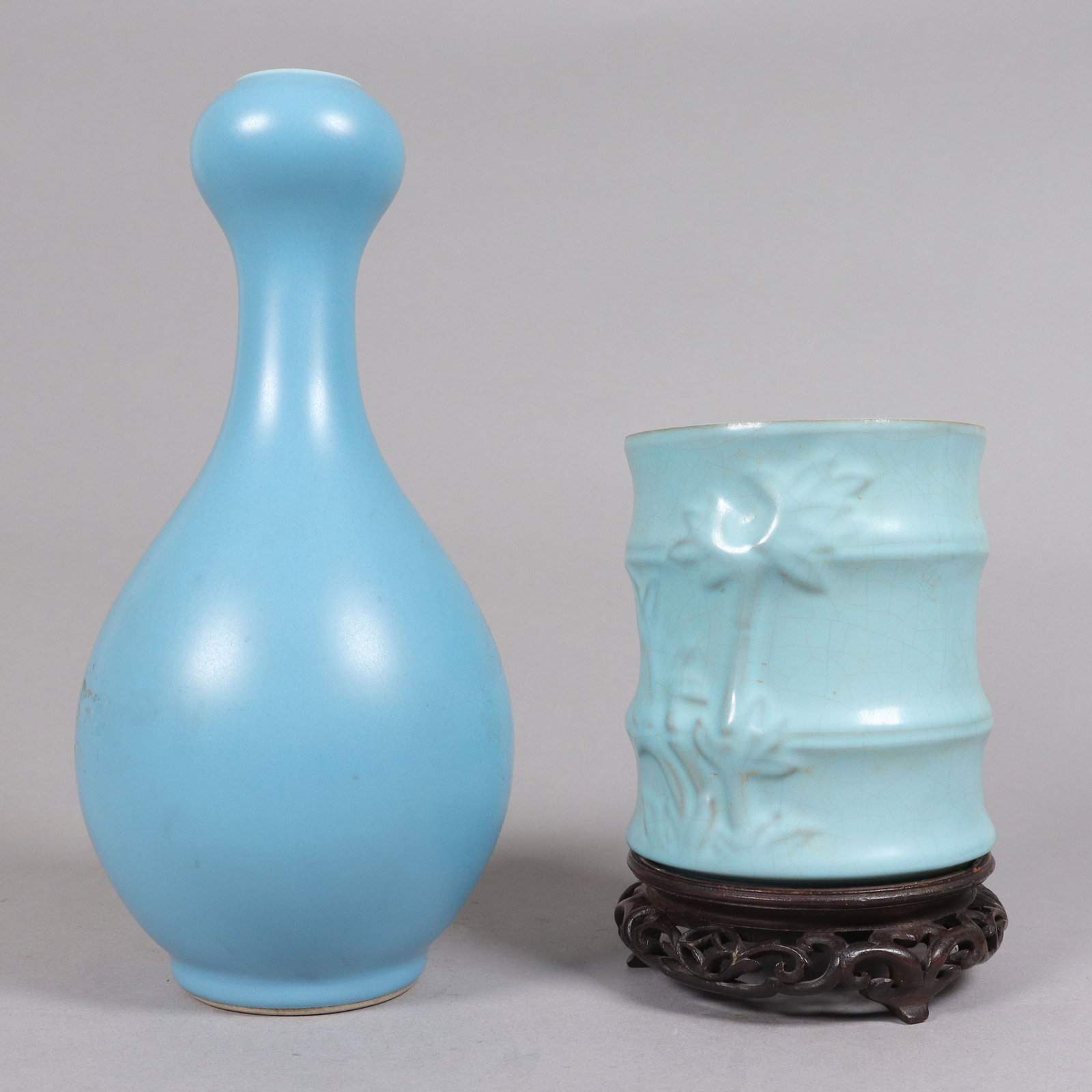 2 Chinese celadon vase (1 of 10)