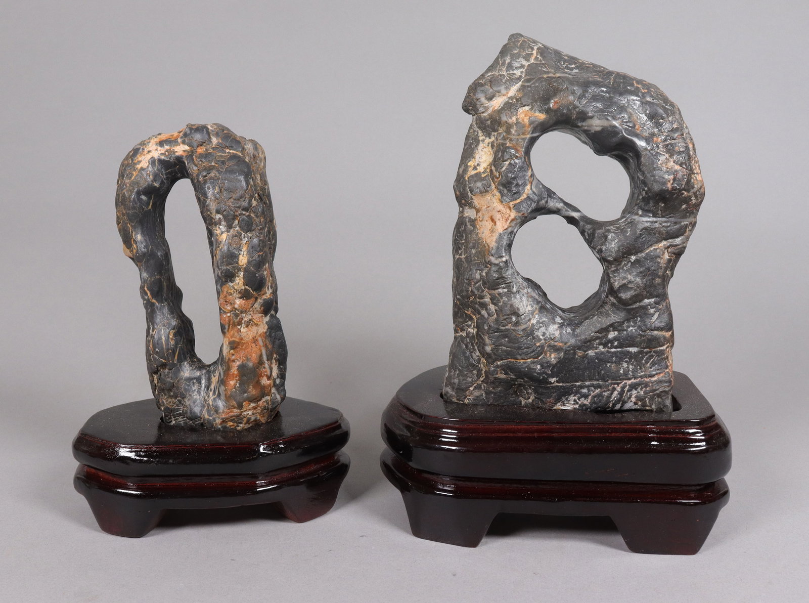 2 Chinese scholar rock with stand: 2 Chinese scholar rock with wooden stands. Condition selling it as is.