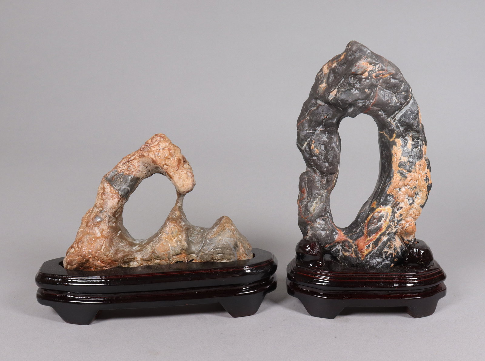 2 Chinese scholar rock with stand: 2 Chinese scholar rock with wooden stands. Condition selling it as is.