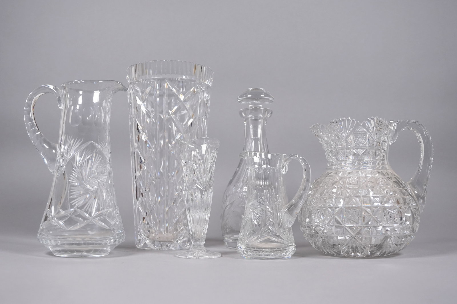 Lots Justin Tharaud crystal stem cups: Lots Justin Tharaud fine crystal cups, from an estate. H: 11.9" x W: 6."