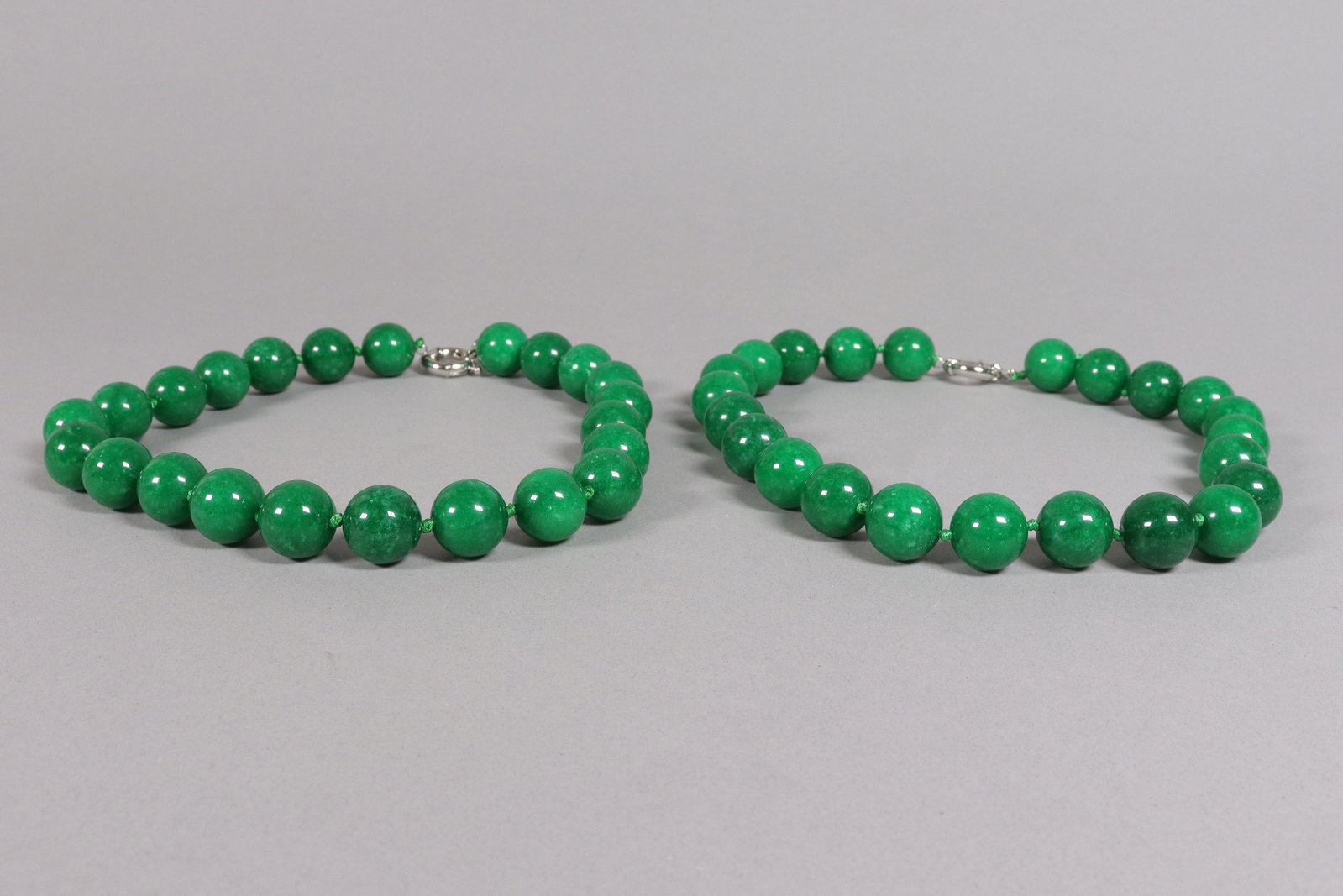 Lots apple green beaded items (1 of 6)