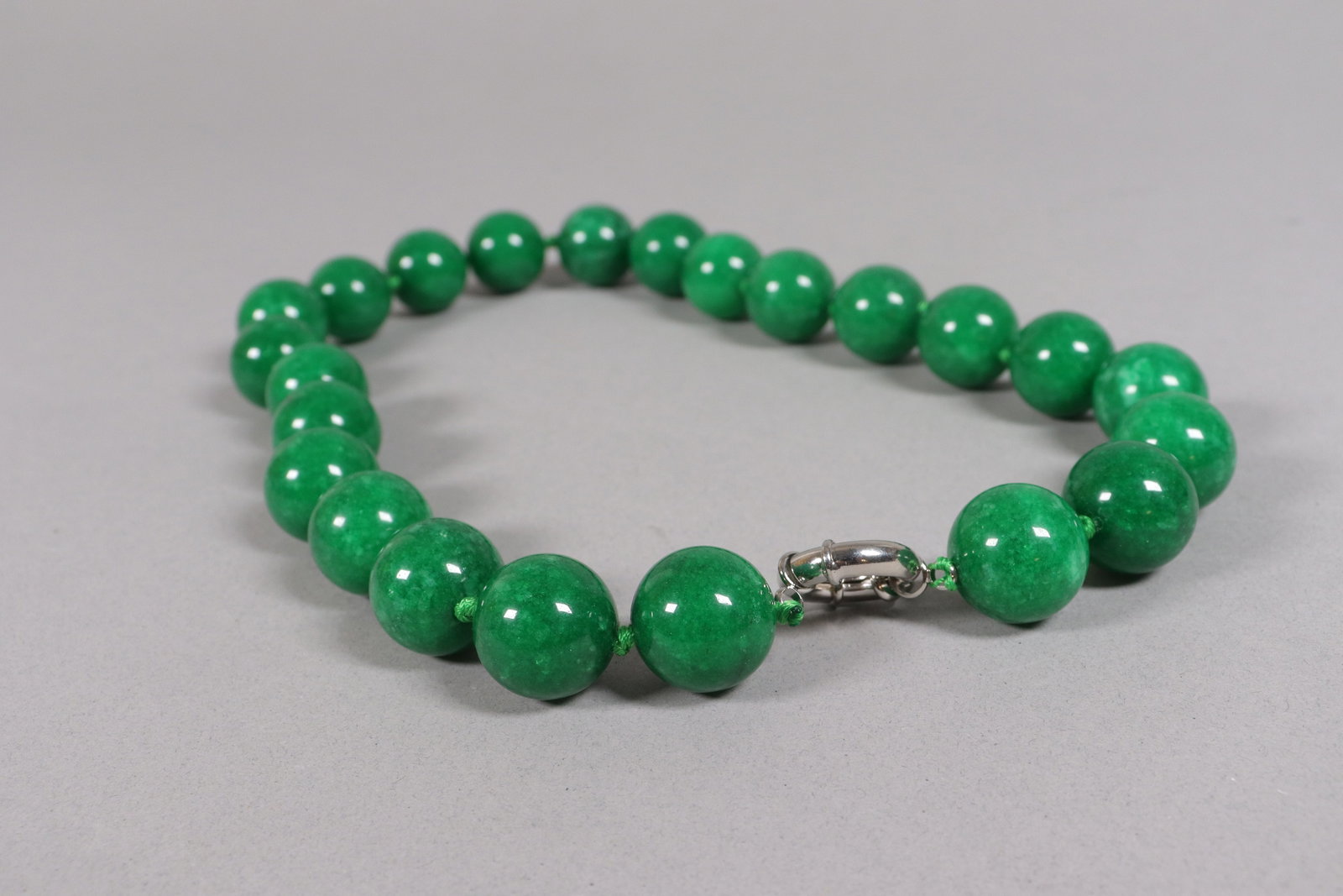 Lots apple green beaded items - 4