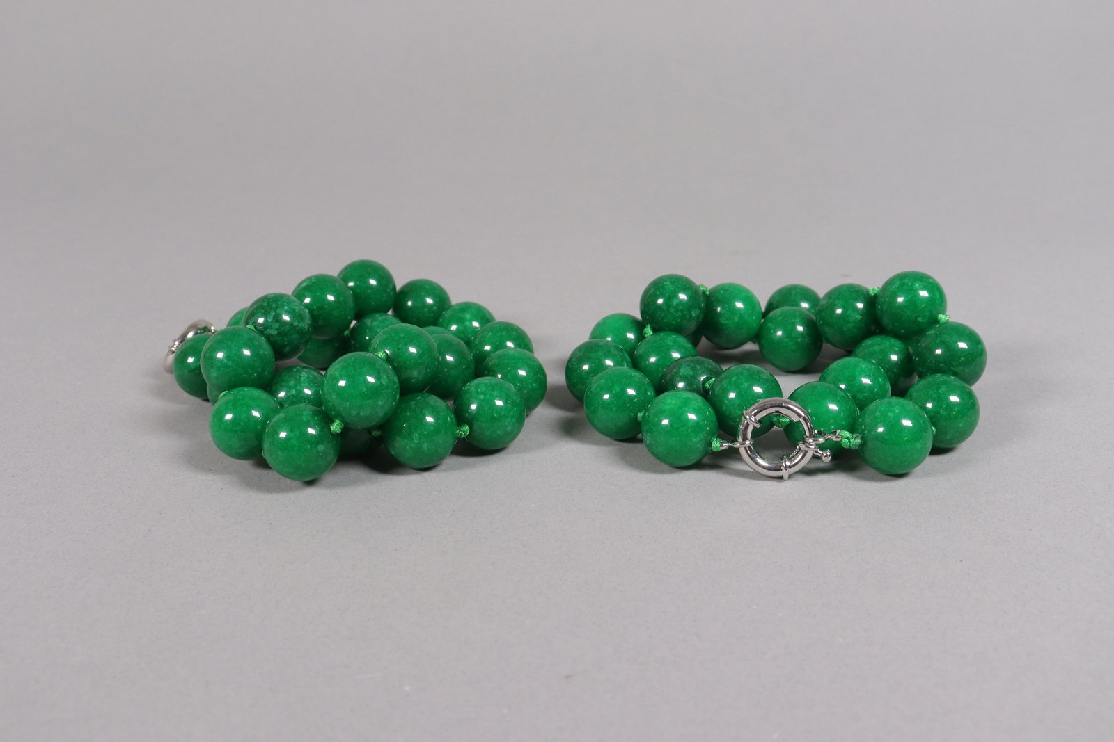 Lots apple green beaded items - 5