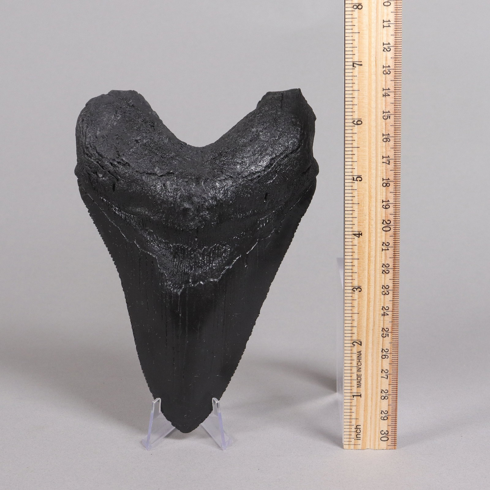 A large carved estate item ungraded: A large carved estate item, ungraded. From a major estate. We do not guarantee its, material, age, carving, or engraving. All sales are final, no return. Condition selling it as is, please refer to