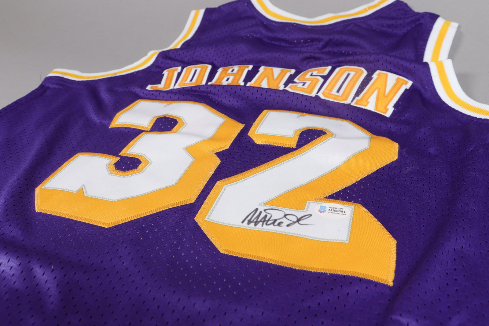 Magic Johnson signed jersey estate - 5