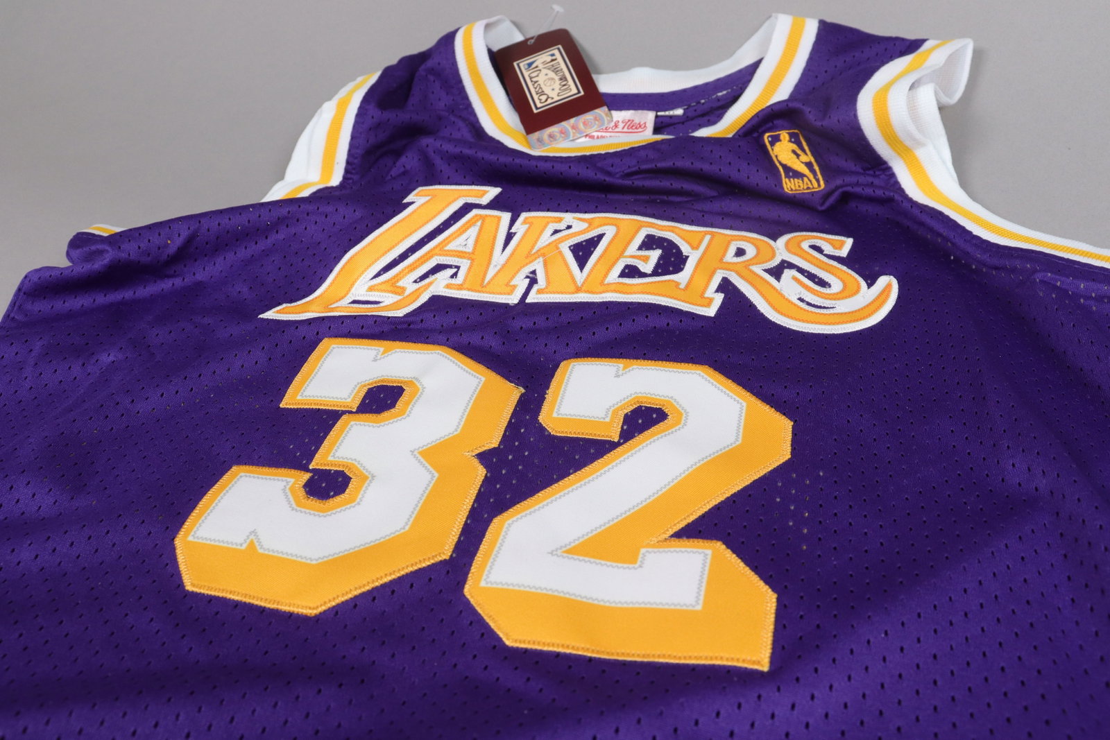Magic Johnson signed jersey estate - 7