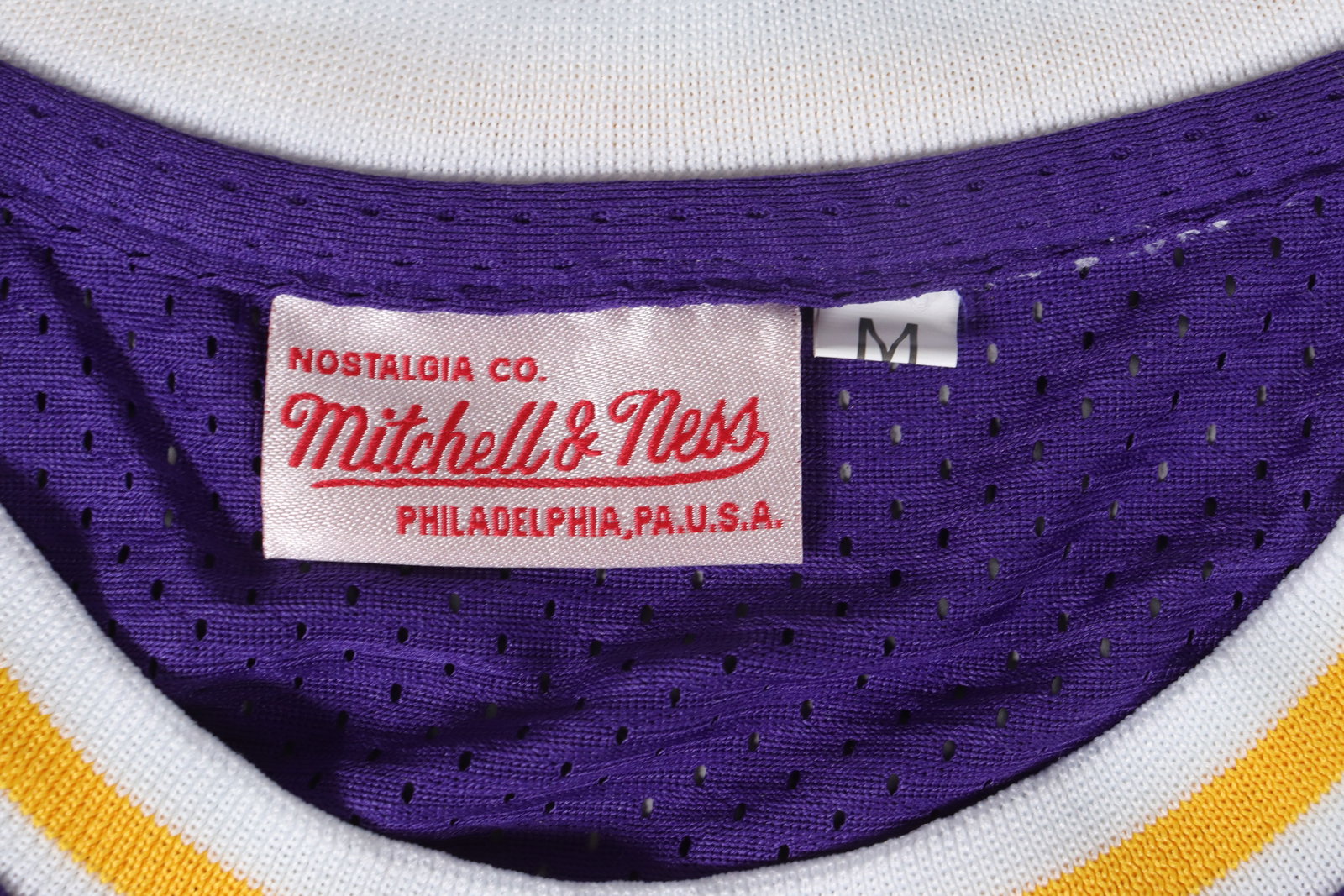 Magic Johnson signed jersey estate - 8