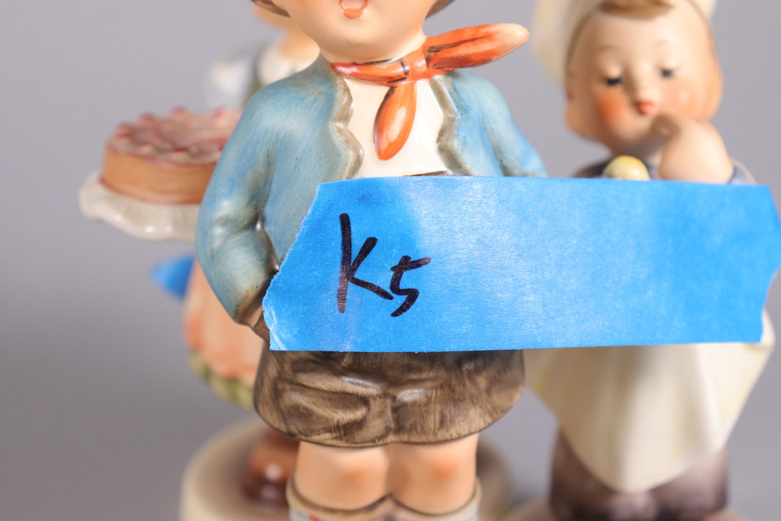 Lots Hummel figurines - 9