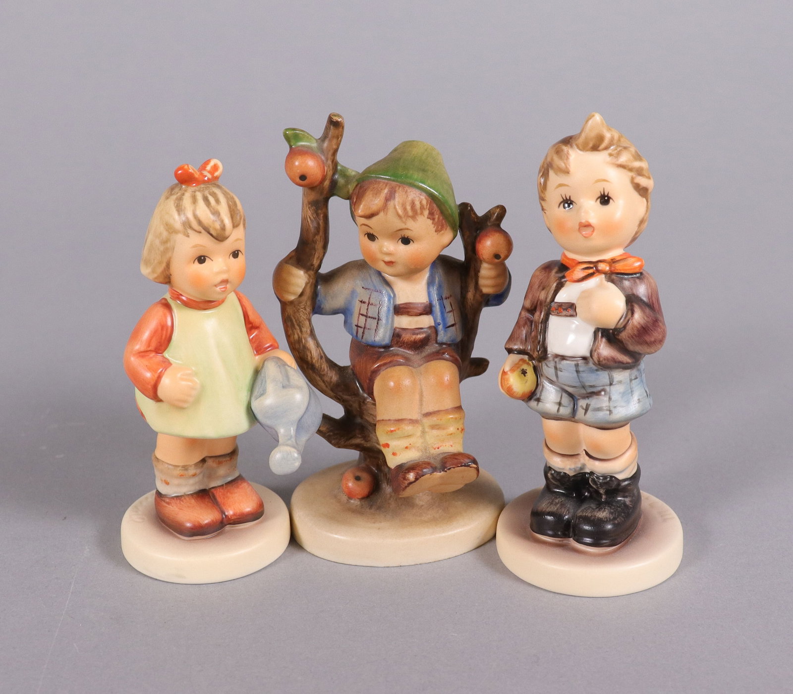 Lots Hummel figurines - 3