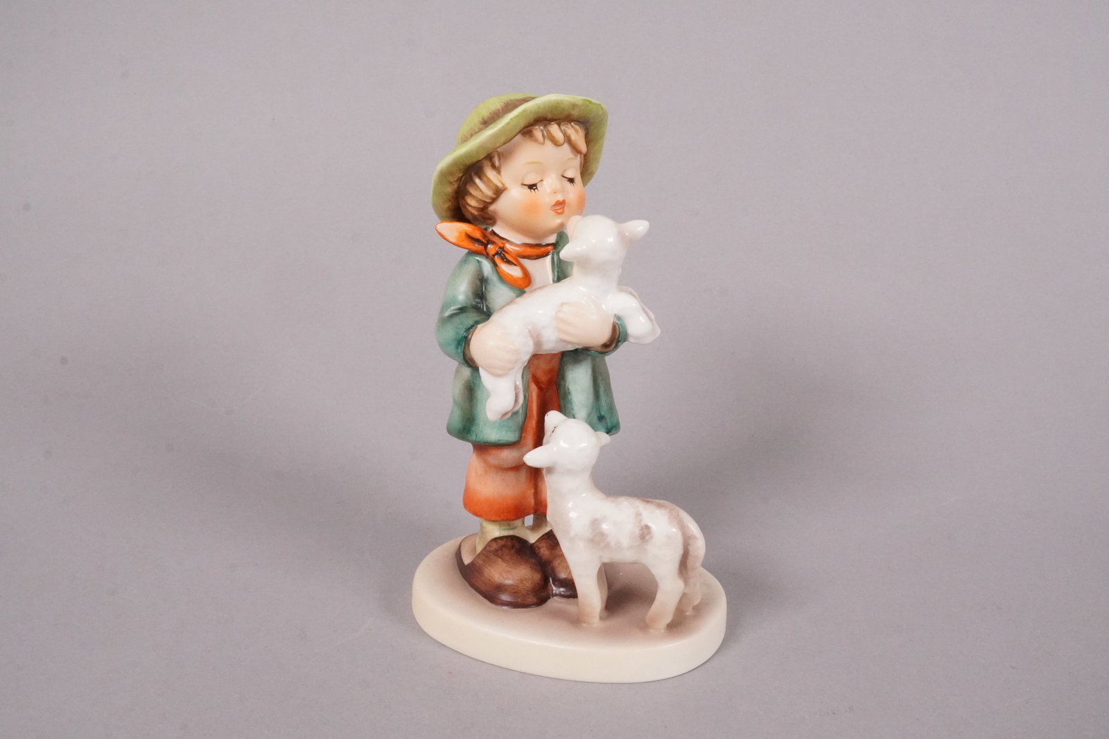 2 Hummel figurines - 5