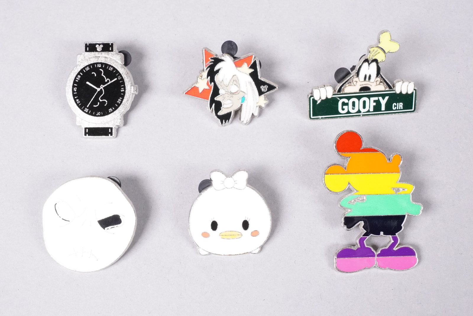 Lots Disney pins - 2