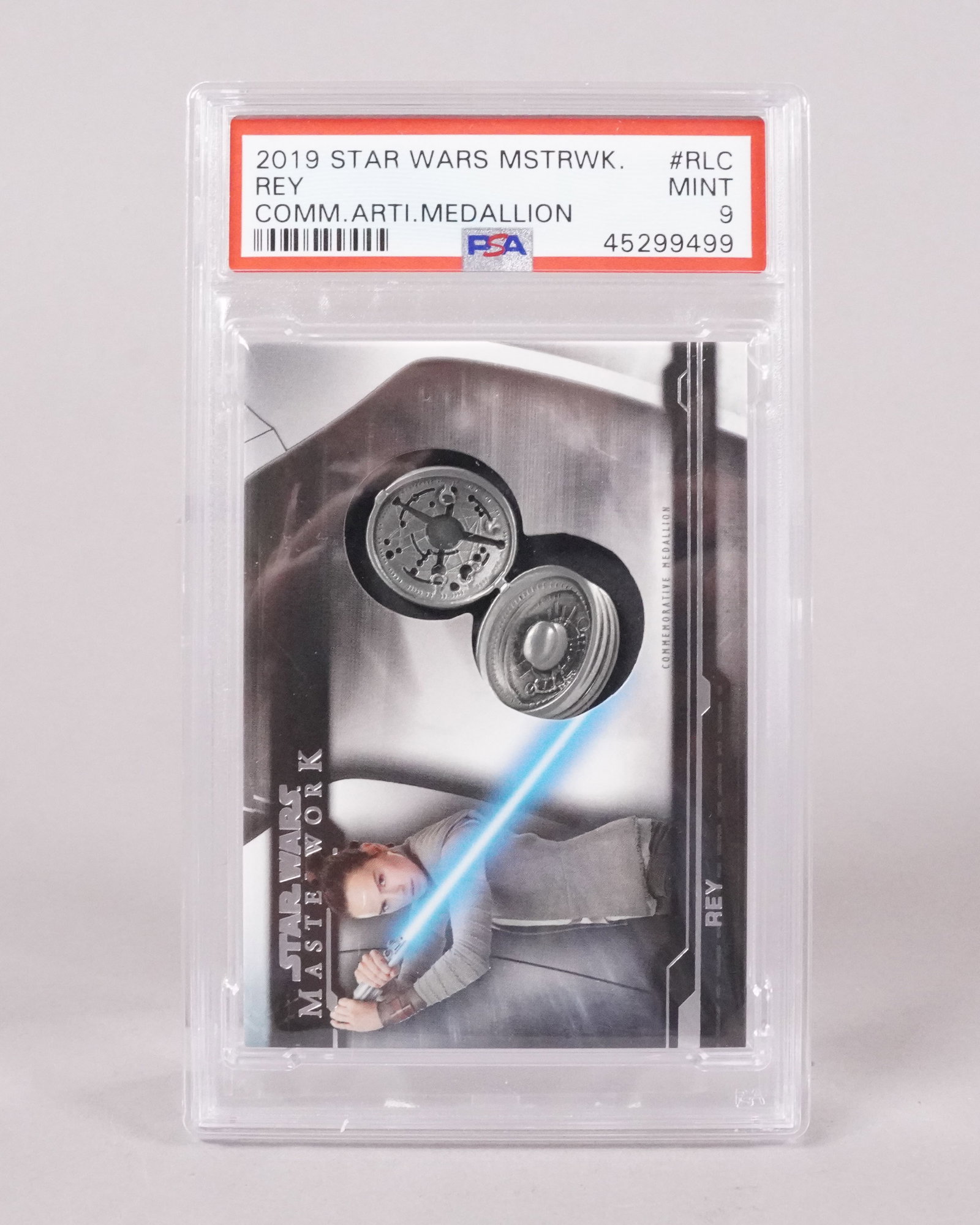 2019 Star Wars medallion card PSA: 2019 Star Wars medallion card, rare and PSA graded.