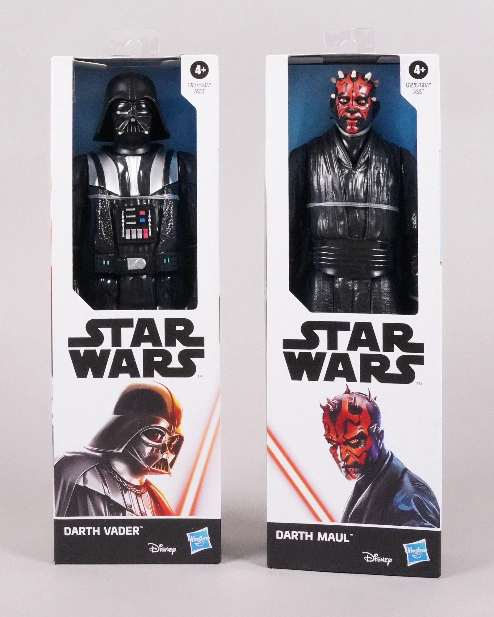2 large Star Wars figure in box: 2 Large Star Wars action figures, in original box.
