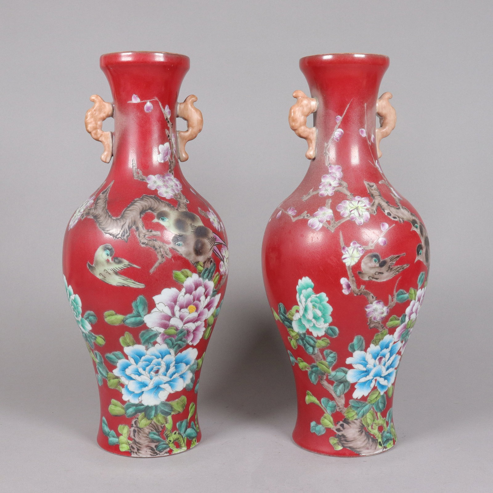 2 Chinese red handled vase (1 of 7)