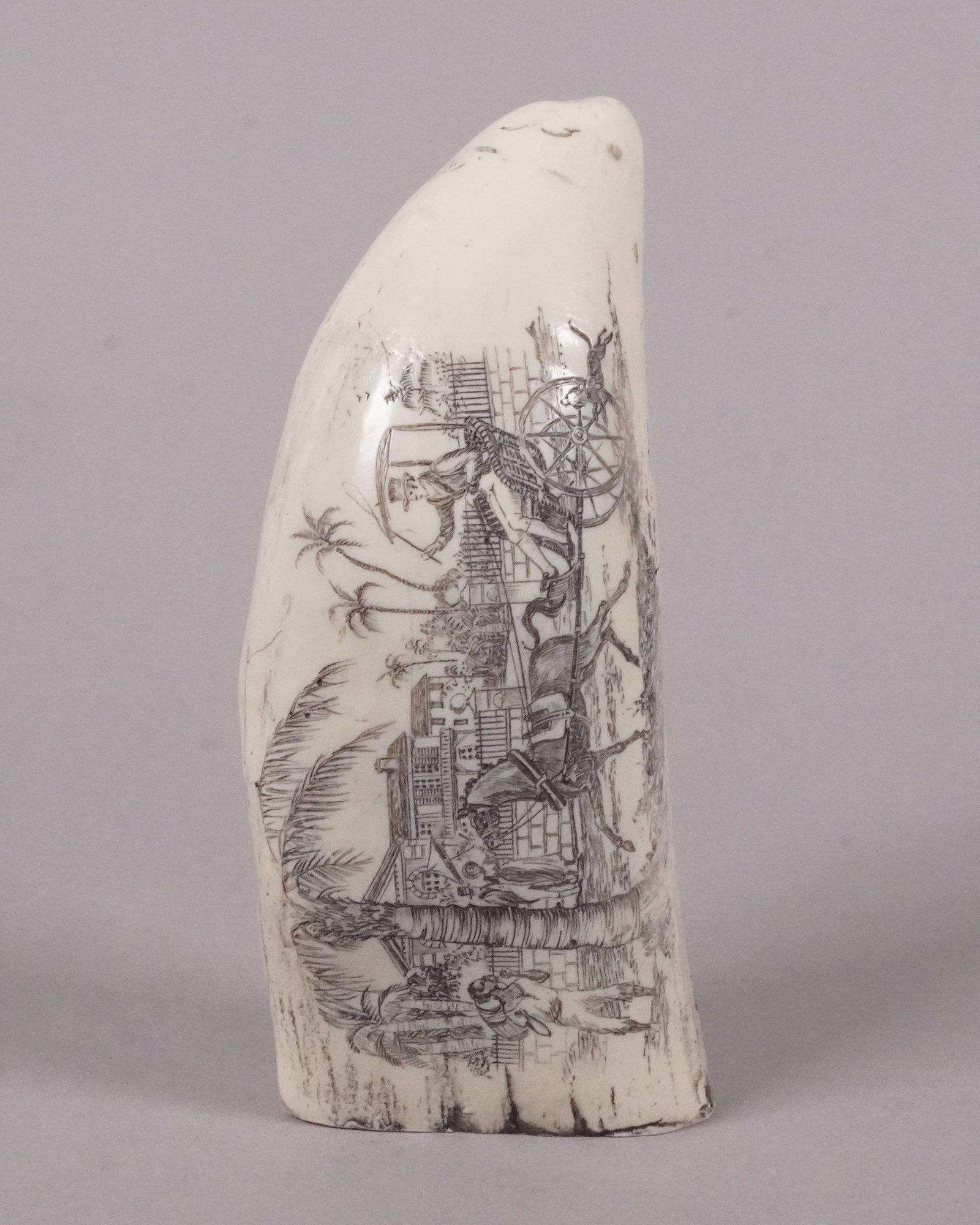 A large estate carved item: A large estate carved item. H: 2.75" x W: 5.75." All sales are final, no return. Condition selling it as is.