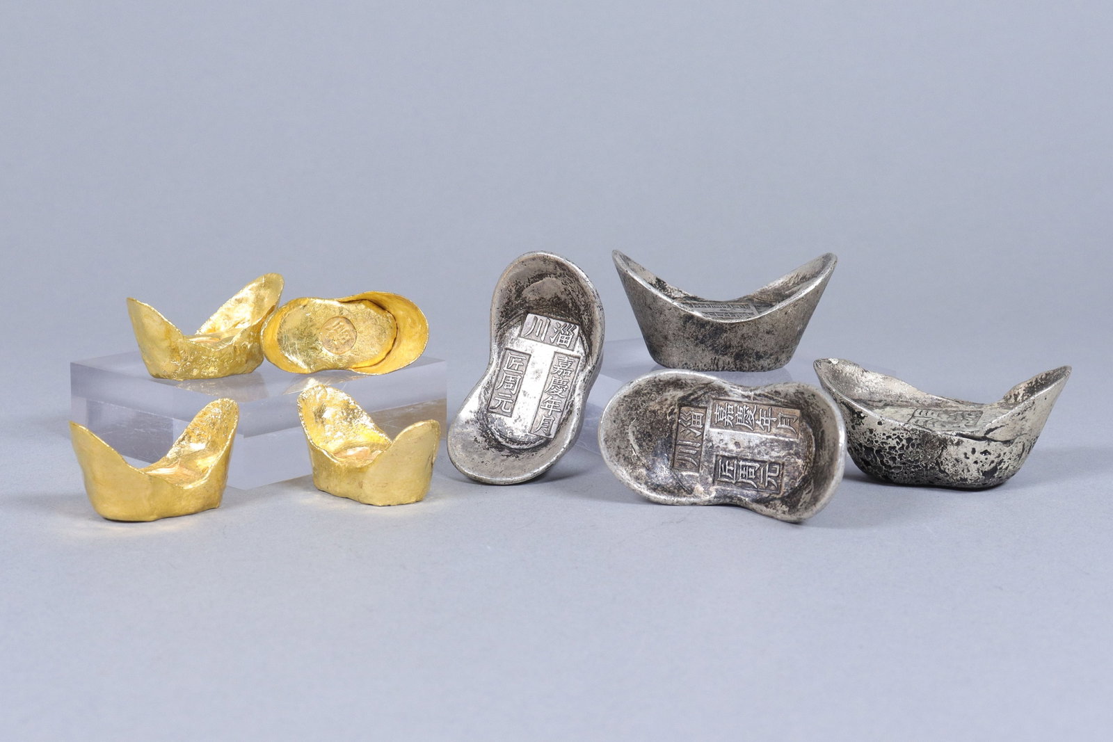 Lots Chinese ingots ungraded: Lots Chinese ingots ungraded. We do not guarantee its age, material, engraving, carvings or any type of grading. All sales are final, condition selling it as is. No return.