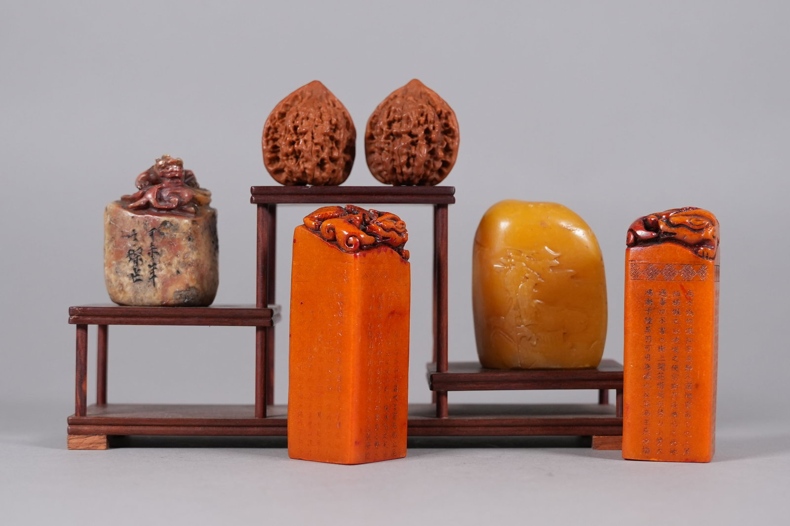 Lots Chinese fine carvings: Lots Chinese fine carvings.