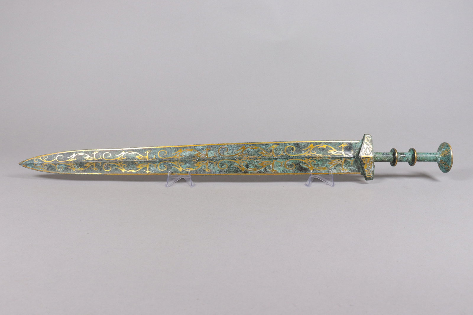 Chinese fine gilted bronze sword (1 of 7)