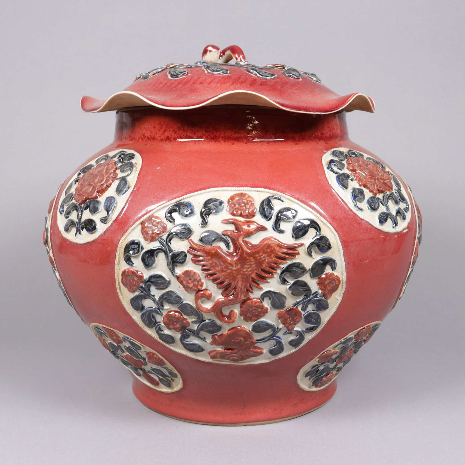 Chinese large lidded jar: Chinese large lidded jar. H: 12.5" x W: 14."