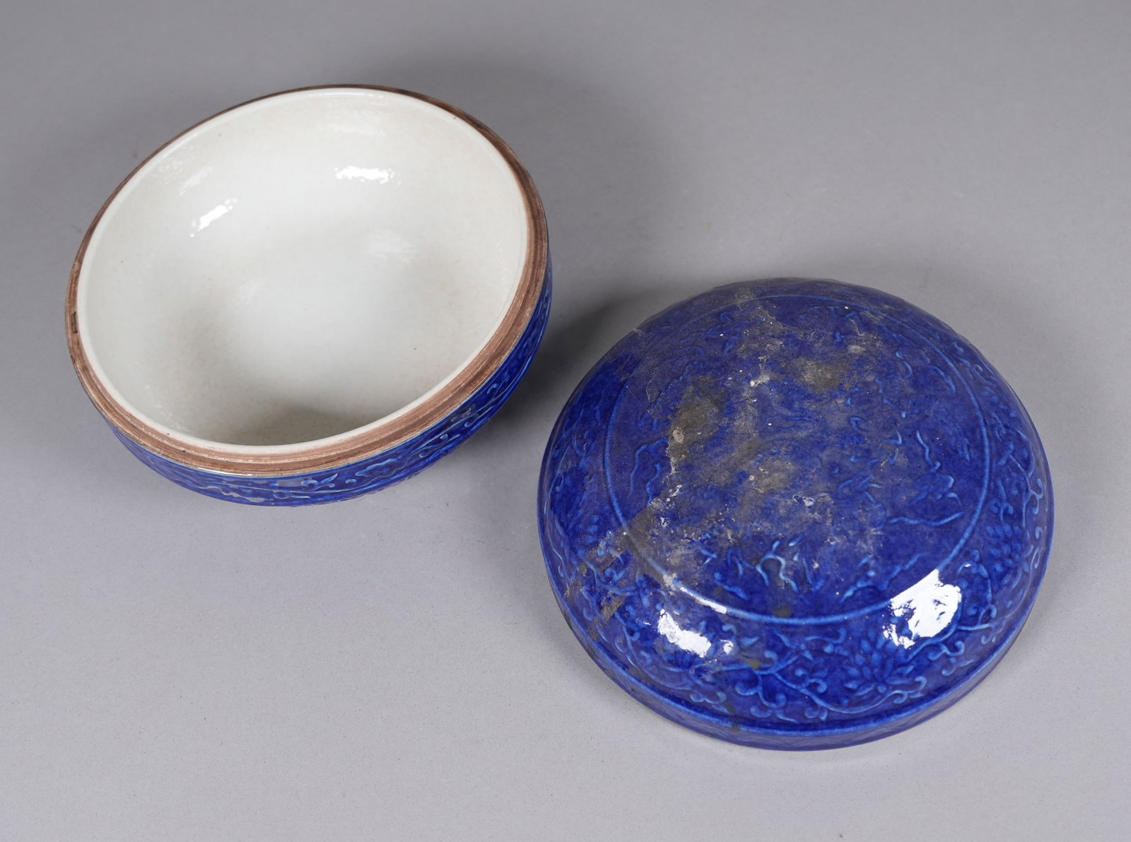 Chinese fine lidded round box - 3