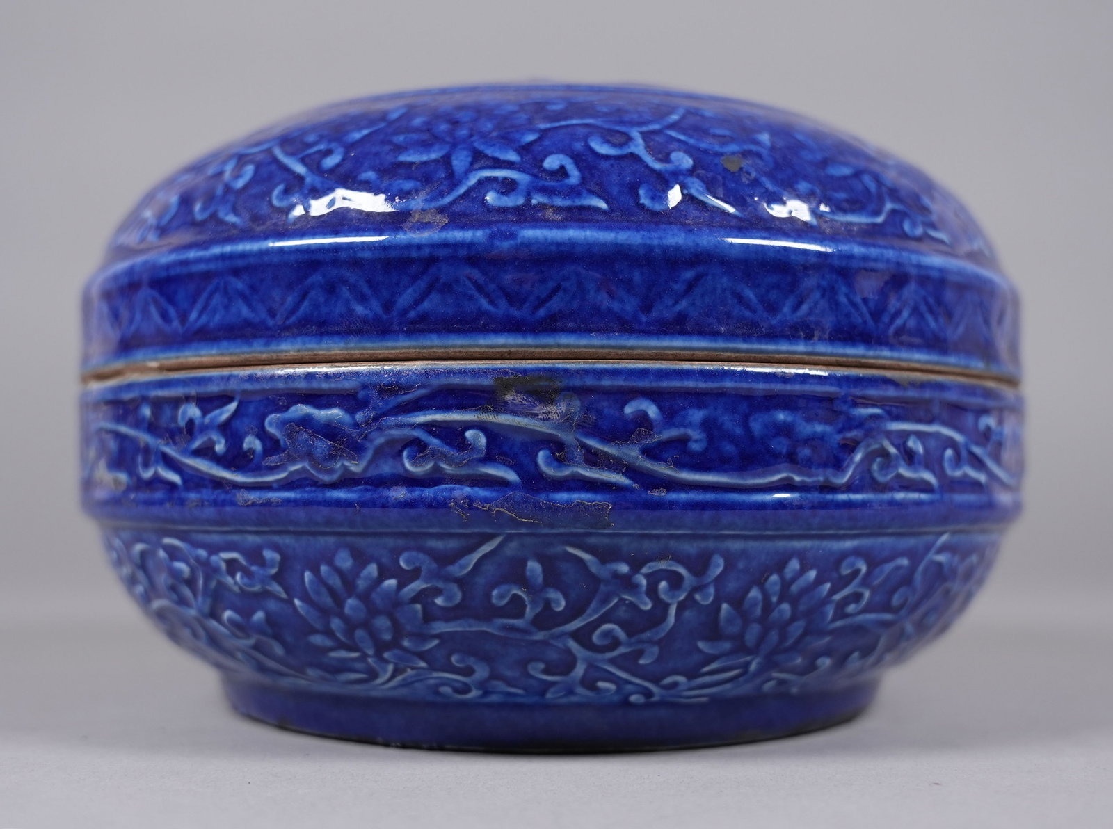Chinese fine lidded round box - 6