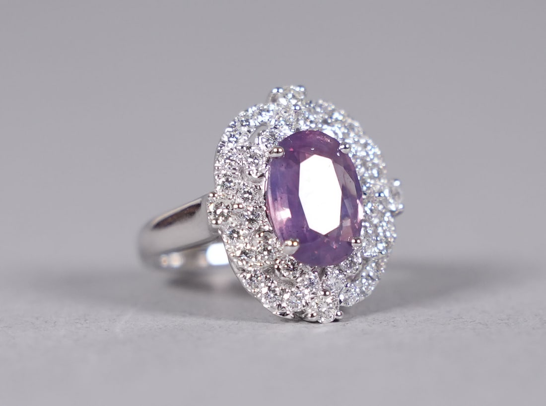 Platinum natural unheated Kashmir sapphire diamond ring: Platinum natural and unheated Kashmir natural sapphire and diamond ring. Comes with GIA certificate. Total 2.93 carats natural sapphire, and total 0.80 carats natural diamonds. US ring size 6.5.