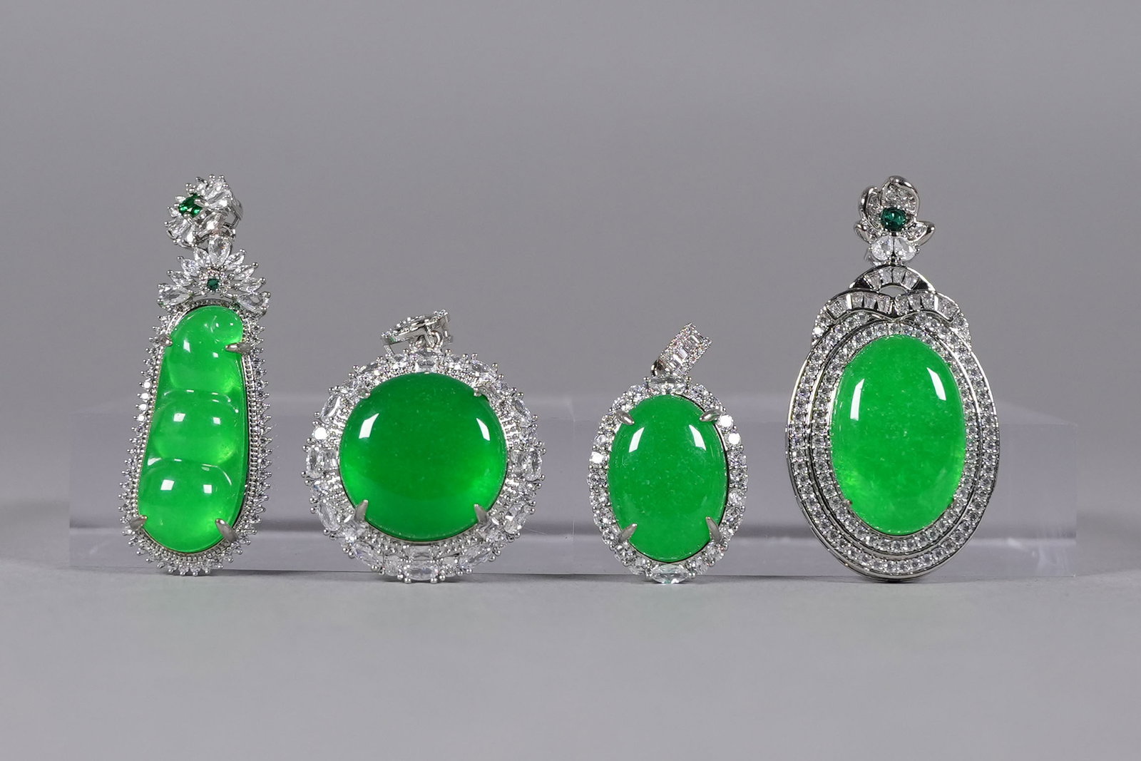 Lots Chinese apple green jewelry (1 of 6)