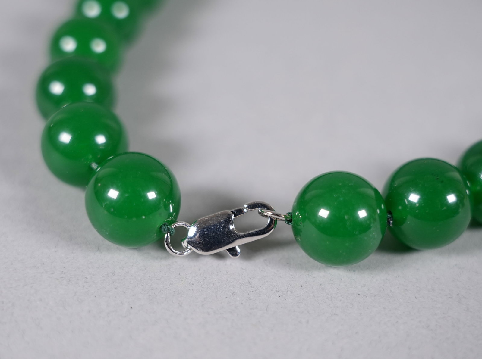 Lots Chinese apple green beaded items - 4