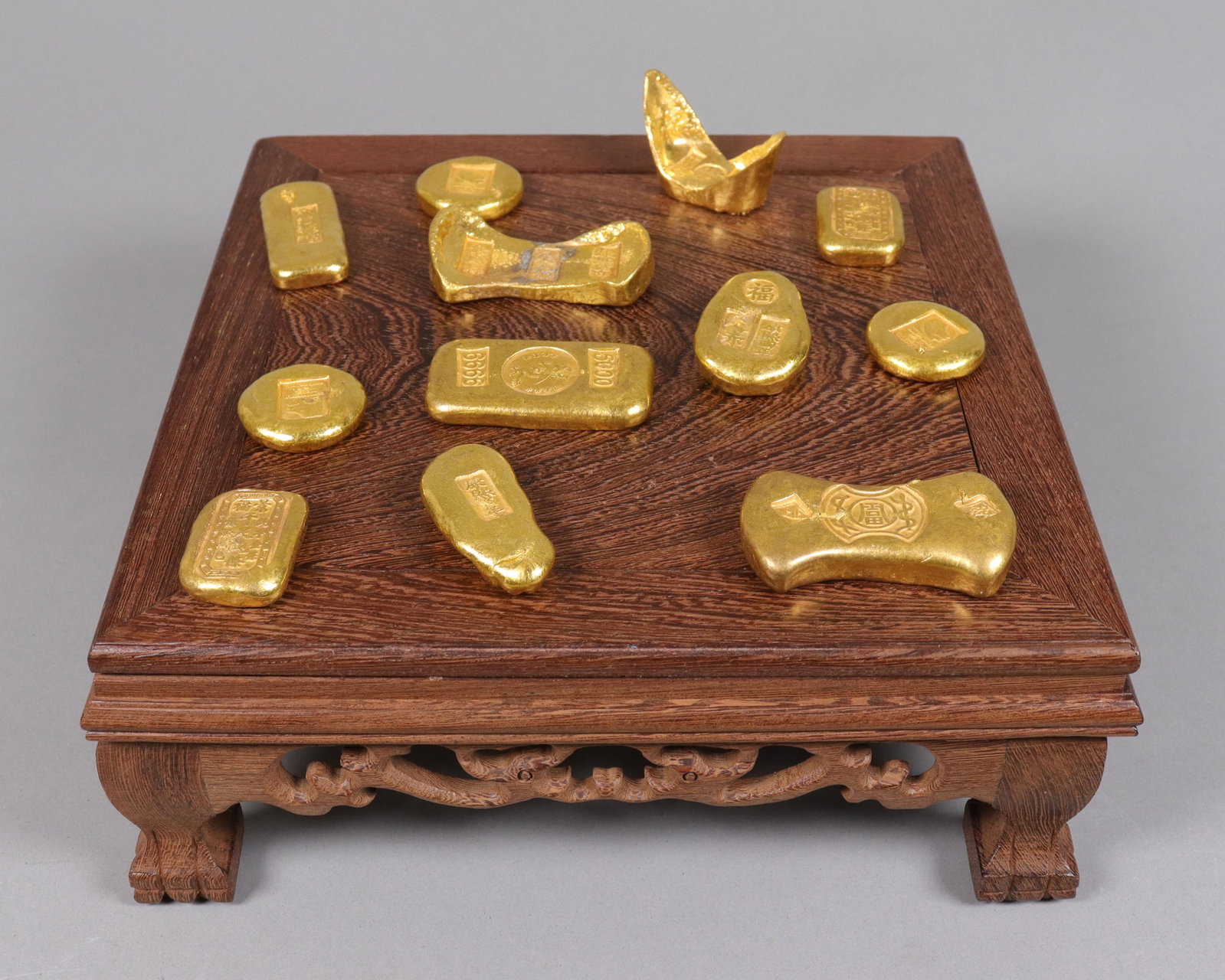 Lots Chinese ingots ungraded: Lots Chinese ingots ungraded. We do not guarantee its age, material, engraving, carvings or any type of grading. All sales are final, condition selling it as is. No return.