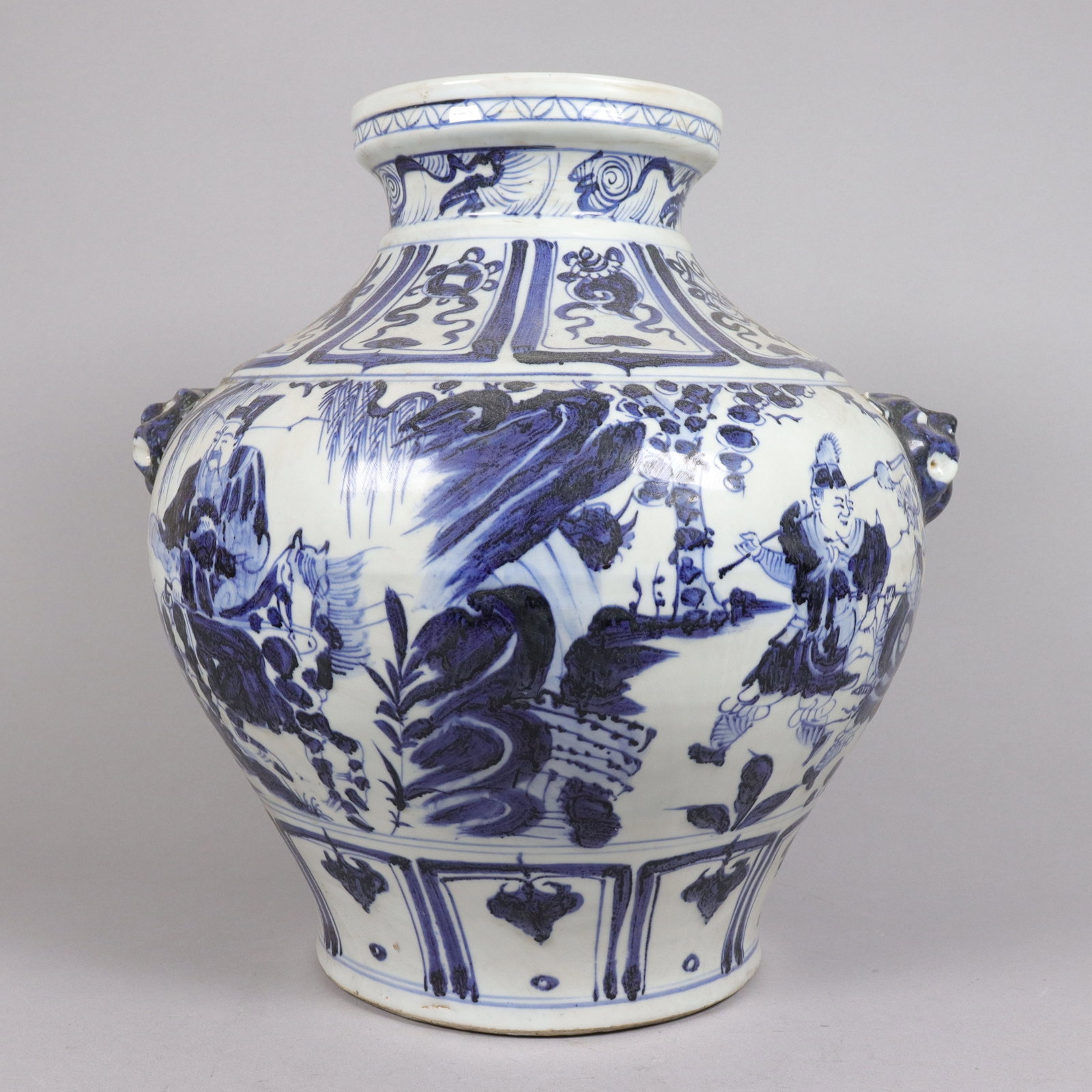 Chinese massive fine b/w jar (1 of 7)