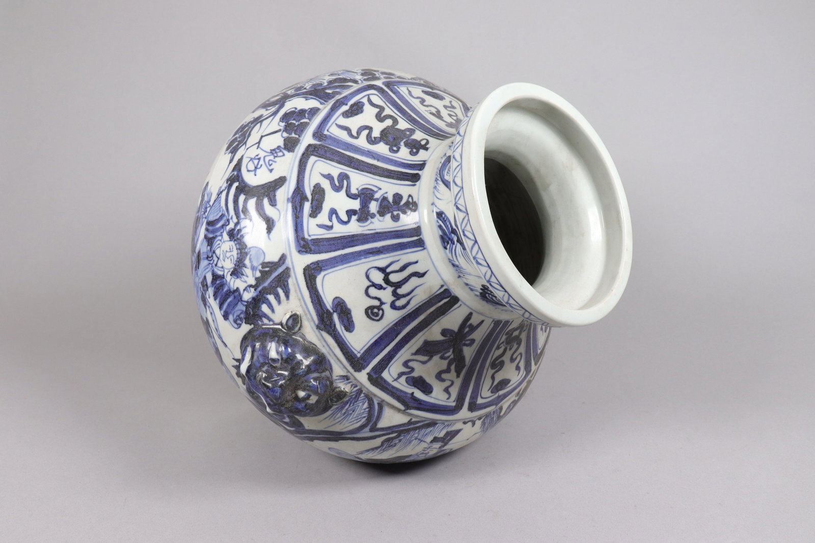 Chinese massive fine b/w jar - 4