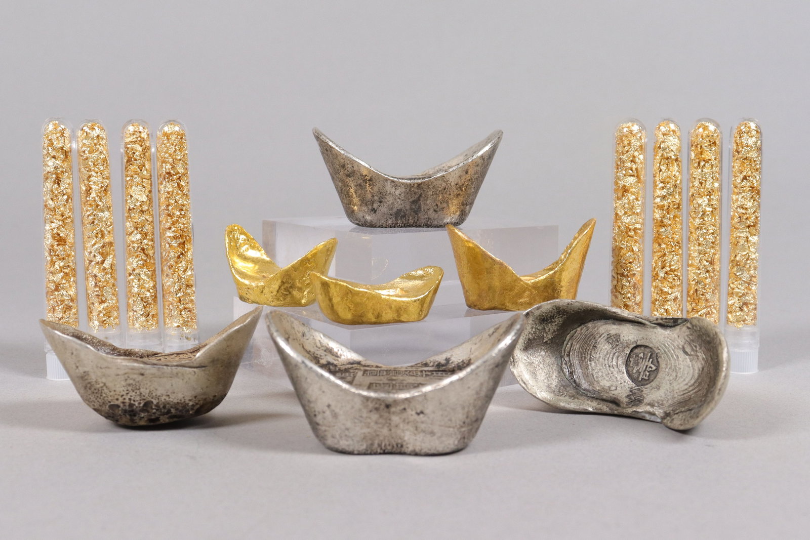 Lots Chinese fine items ungraded: Lots Chinese fine items, ungraded. We do not guarantee its material, age, engraving carvings, or any type of wording and grading. All sales are final, no return. Please contact us if you have any