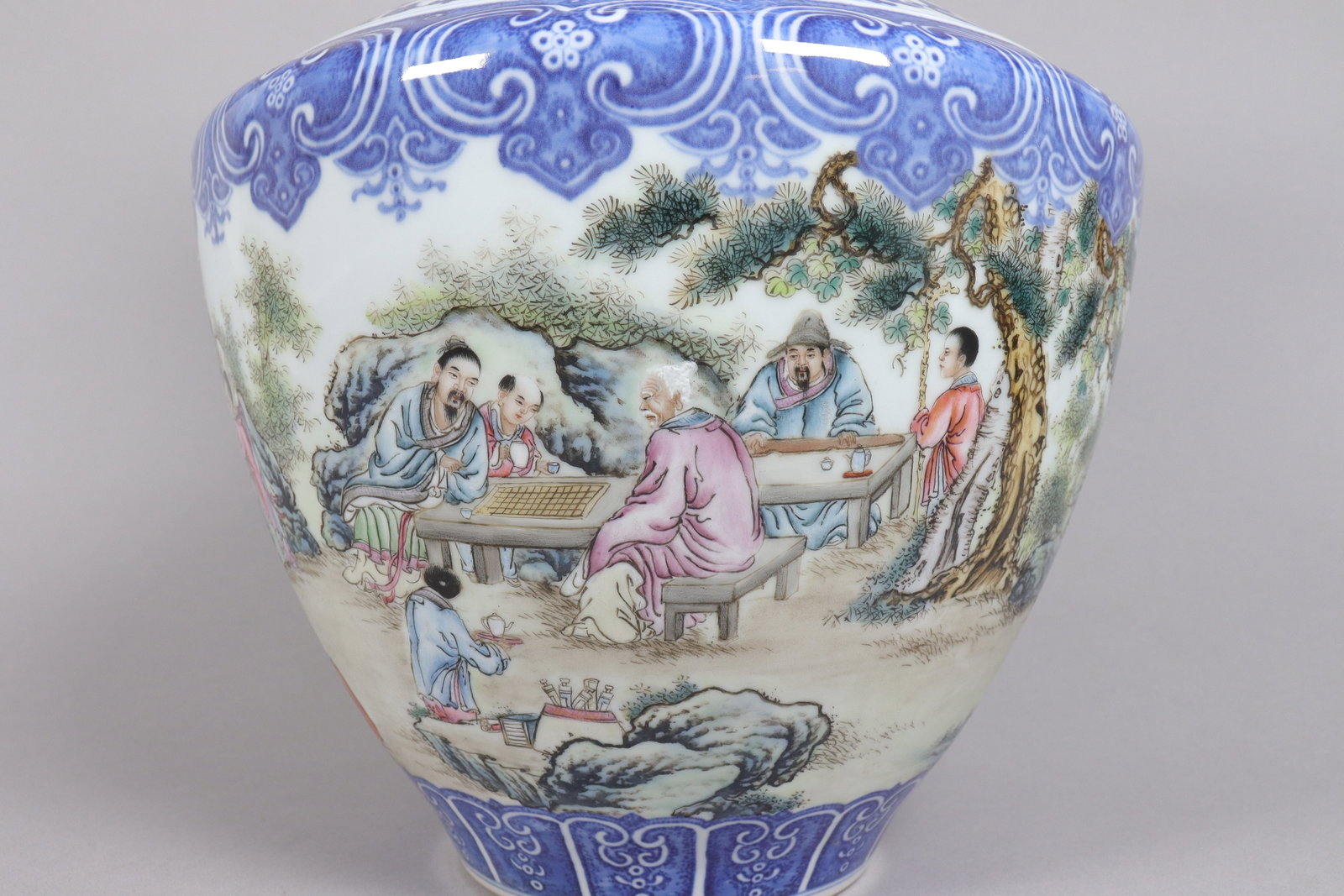 Chinese large fine pot - 3