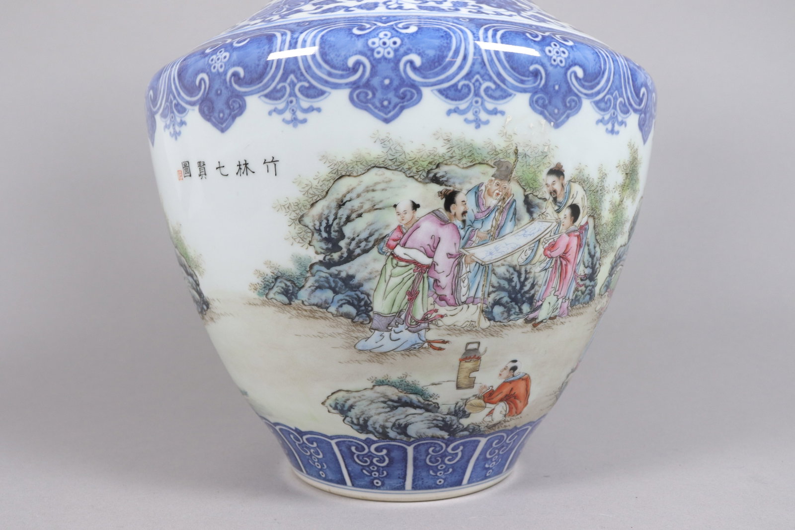 Chinese large fine pot - 4
