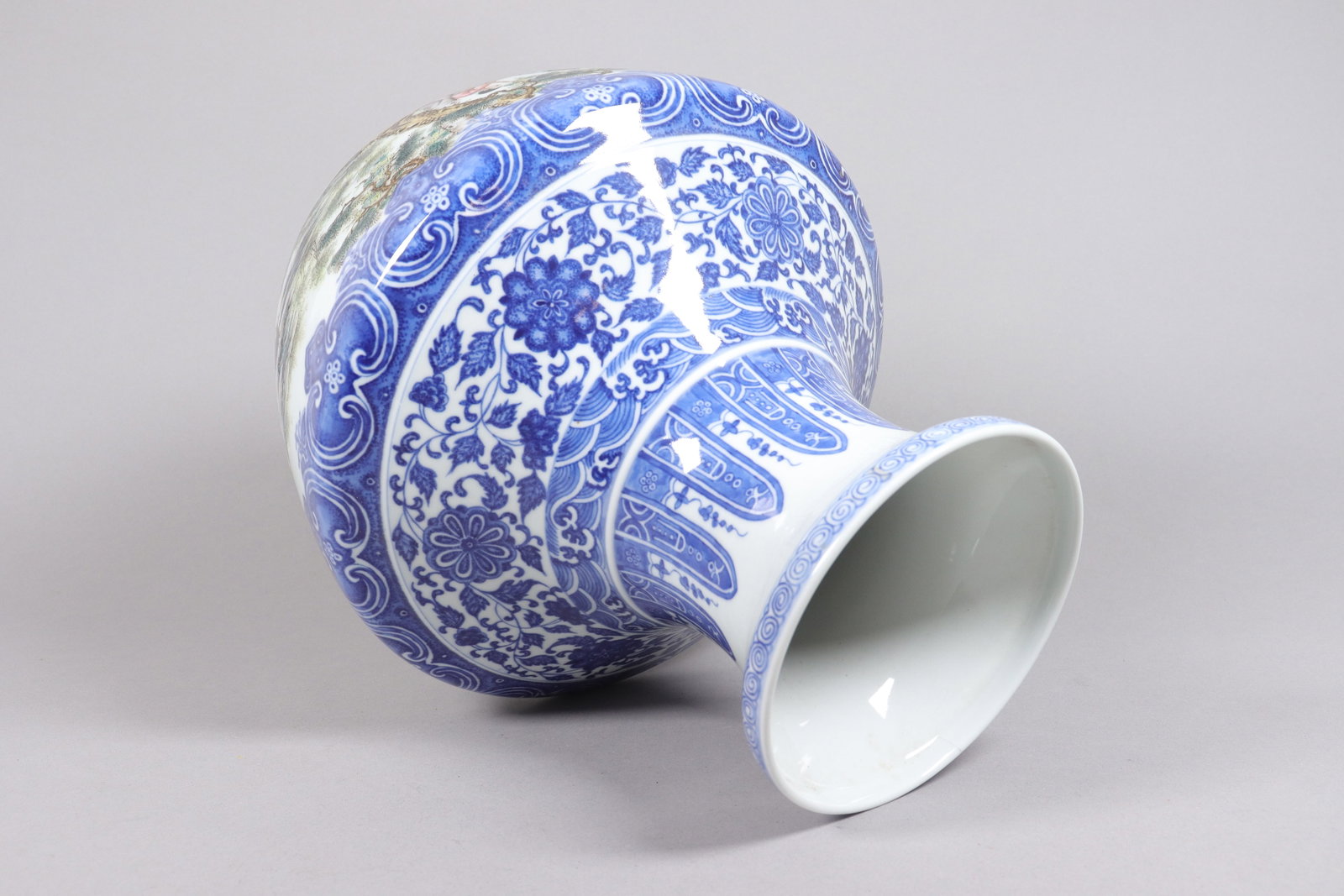Chinese large fine pot - 6