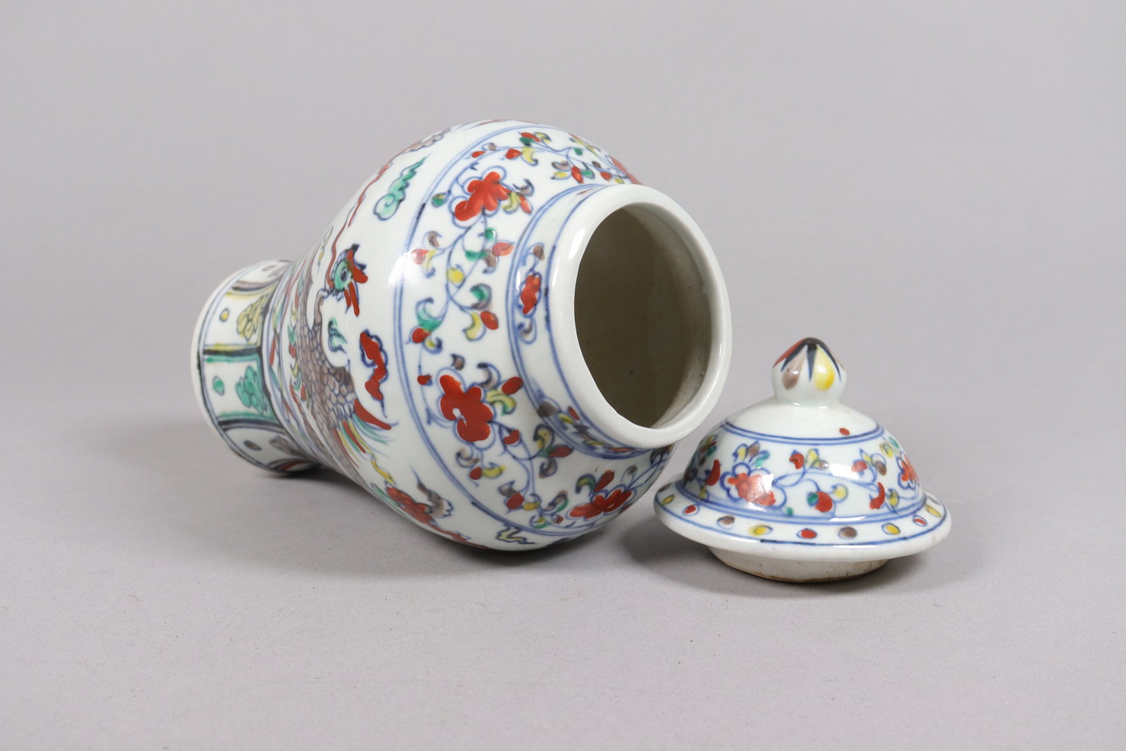 2 Chinese fine lidded urn - 5