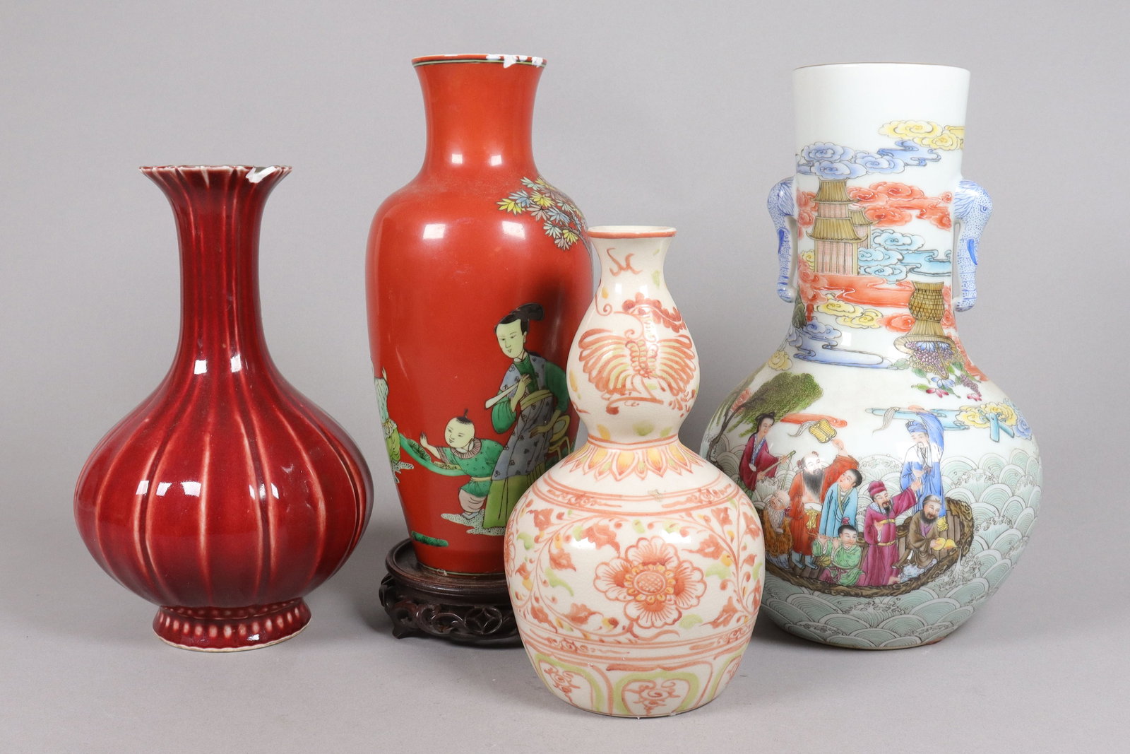 Lots Chinese fine vase: Lots Chinese fine vase, some vase has chipped on top. Please refer to detail photos, condition selling it as is. All sales are final. No return. Largest H: 12" x W: 7."