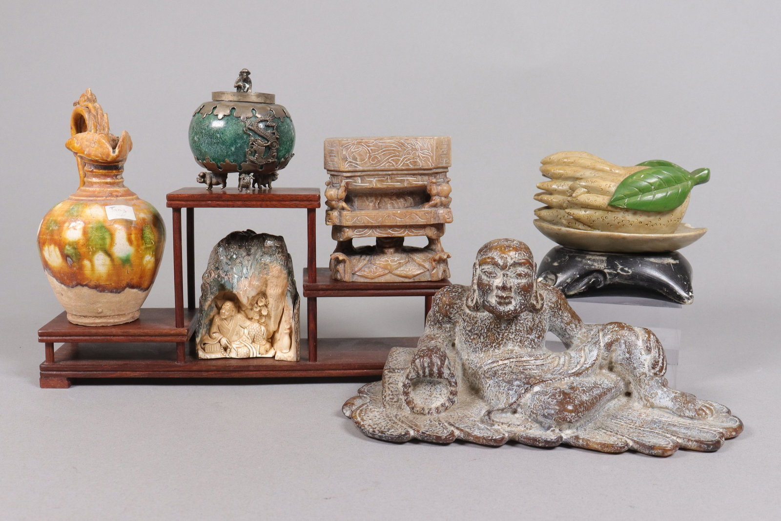 Lots Chinese items: Lots Chinese items, largest H: 4" x W: 7.25."