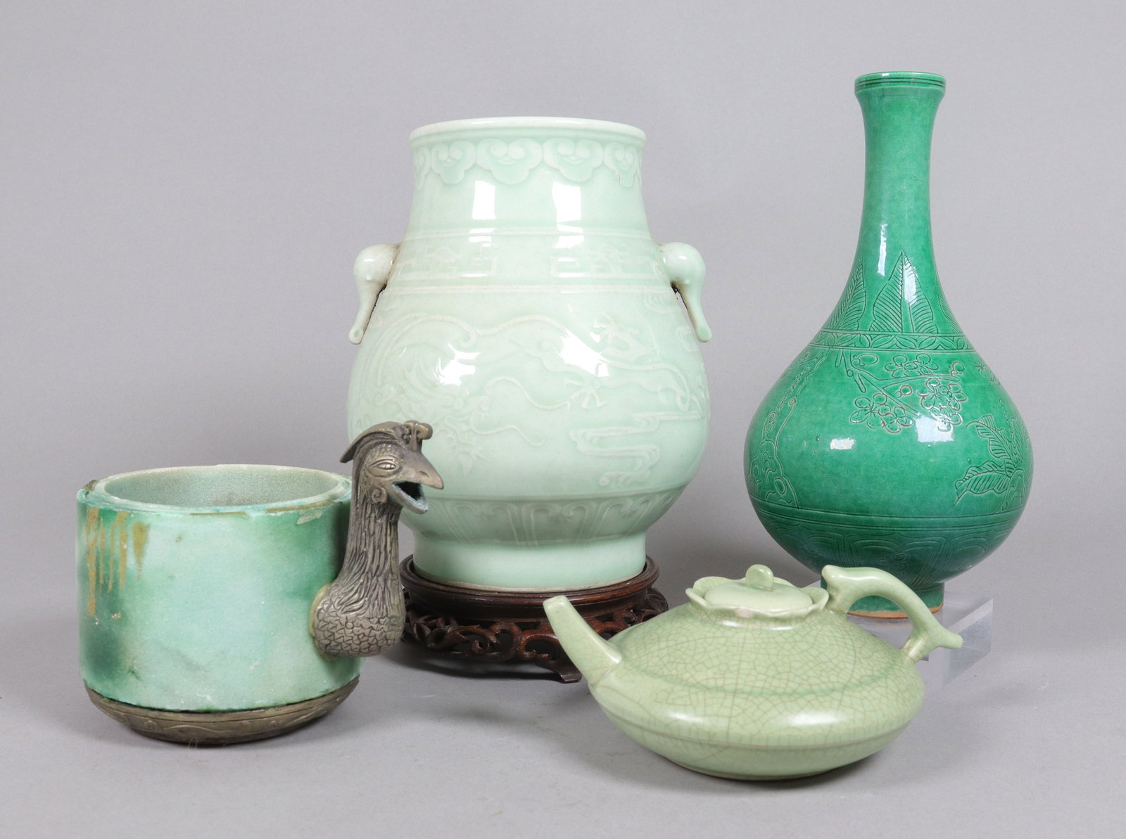 Lots Chinese vintage vase: Lots Chinese fine vintage vase, largest H: 7.5" x W: 6."