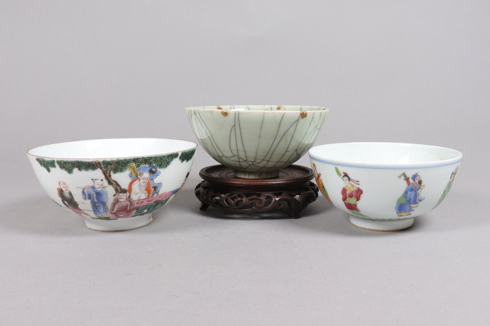 Lots Chinese fine vintage bowls: Lots Chinese fine vintage bowls, largest H: 2.5" x W: 5.75."